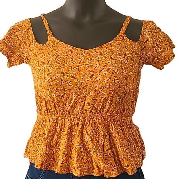 NWOT Hippie Rose Golden Floral Short Sleeve Blouse w/ Cut-Out Detail Size Small - Picture 2 of 5